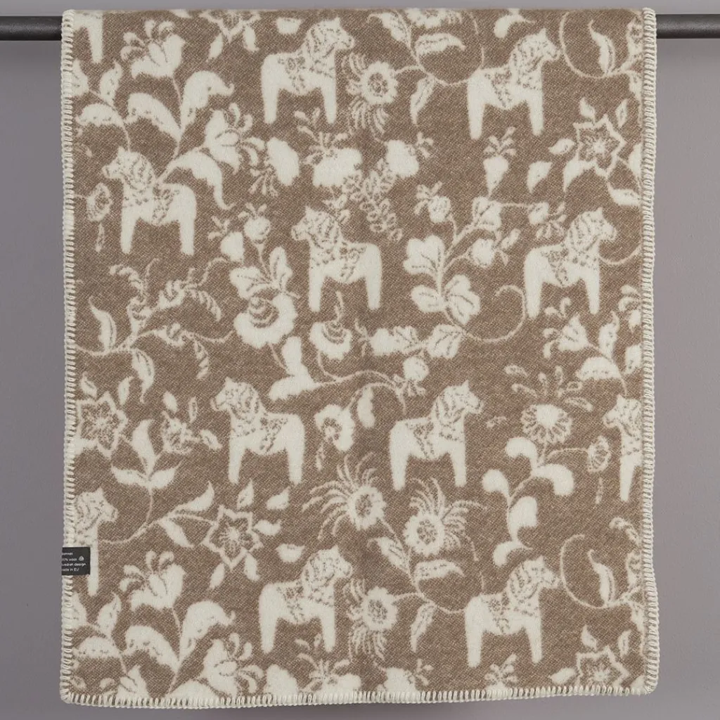 Arvidssons textil Babyfiltar|Ullplädar|Barnfilt Leksand beige 65x95cm med dalahästar och kurbits