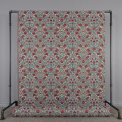 Nordisk Textil Mönstrade Möbeltyger|Birds and roses grön-röd Gobelängtyg