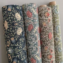 Arts & Crafts Tyger|Gardintyger Mönstrade|Birds and roses petrol tyg