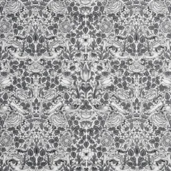 Arts & Crafts Tyger|Gardintyger Mönstrade|Birds and roses vit-svart tyg
