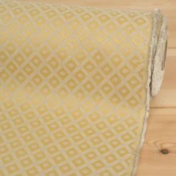 Nordisk Textil Rutiga Möbeltyger|Mönstrade Möbeltyger|Borgholm guld - rutigt möbeltyg i klassisk stil