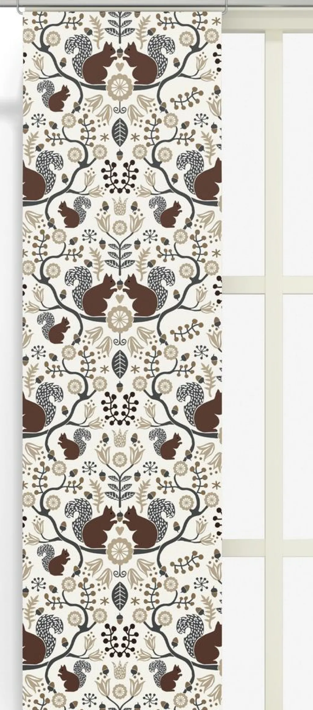 Arvidssons textil Panelgardiner|Ekorrskogen brun panelgardiner