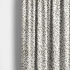 Nordisk Textil Arts & Crafts Tyger|Gardintyger Mönstrade|Ester beige tyg – klassiskt bladmönster i beige
