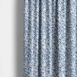 Nordisk Textil Gardiner Mönstrade|Ester blå gardiner med tidlöst bladmönster