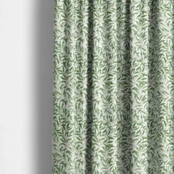 Nordisk Textil Arts & Crafts Tyger|Gardintyger Mönstrade|Ester grön tyg – klassiskt bladmönster i grönt