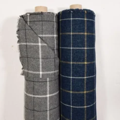 Nordisk Textil Rutiga Möbeltyger|Eton grå rutigt möbeltyg med vita och mörkgrå ränder