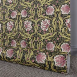 Arts & Crafts Tyger|Gardintyger Mönstrade|Grace rosa/grön tyg - Klassisk blommig Arts and Crafts design