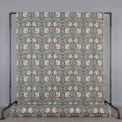 Arts & Crafts Tyger|Gardintyger Mönstrade|Grace svart tyg - Klassisk blommig Arts and Crafts design