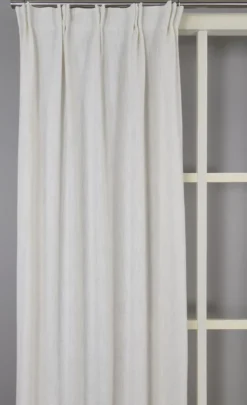 Redlunds Gardiner Enfärgade|James offwhite gardiner – Modern linne-look med lyxigt fall