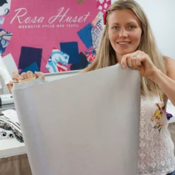 Nordisk Textil Enfärgade Fuskskinn|Karia silver fuskskinn