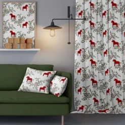 Arvidssons textil Gardintyger Mönstrade|Arvidssons Textil|Kurbits röd-grön tyg med dalahästar