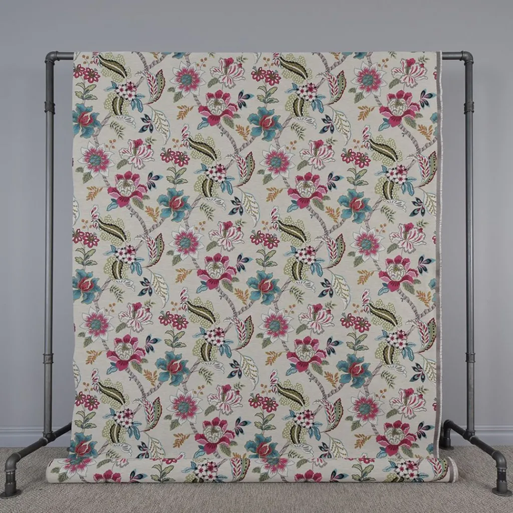 Arvidssons textil Blommiga Möbeltyger|Mönstrade Möbeltyger|Kyma beige möbeltyg
