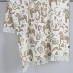 Arvidssons textil Ullplädar|Leksand beige ullpläd 130x170 cm – dalahästar i 100% ull