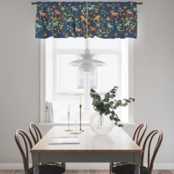 Arvidssons textil Gardinkappor Mönstrade|Leksand bård blå gardinkappa metervara med traditionellt dalahästtryck