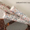 Arvidssons textil Gardintyger Mönstrade|Arvidssons Textil|Leksand mini dalablå tyg med traditionellt dalahästtryck