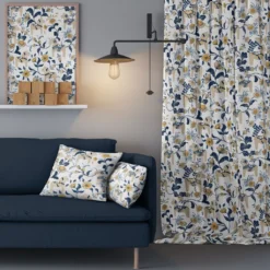 Arvidssons textil Gardintyger Mönstrade|Arvidssons Textil|Leksand mörkblå tyg med traditionellt dalahästtryck
