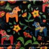 Arvidssons textil Brickor|Jul I Köket|Leksand svart bricka med traditionellt dalahästmönster