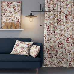 Arvidssons textil Gardiner Mönstrade|Leksand vinröd gardiner med traditionellt dalahästtryck