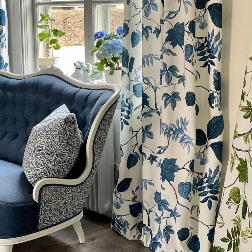 Arvidssons textil Gardiner Mönstrade|Liv blå gardiner