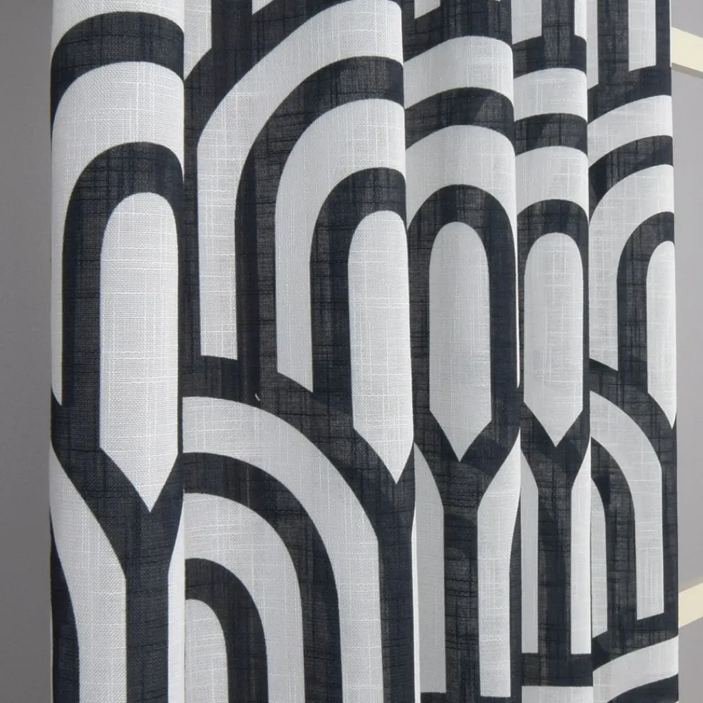 Nordisk Textil Gardiner Mönstrade|Metro gardiner – Grafisk svartvit gardin med modern design
