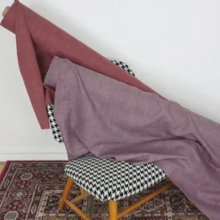 Nordisk Textil Gardintyger Enfärgade|Milo grape gardintyg - Stilrent med fin struktur