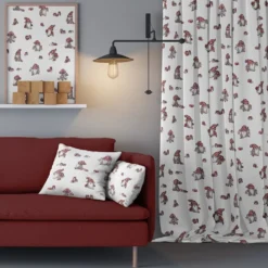 Arvidssons textil Gardiner Mönstrade|Julgardiner|Nisses luva vit julgardiner