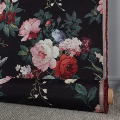 Blommiga Möbeltyger|Mönstrade Möbeltyger|Painted vintage bouquet möbeltyg