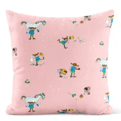 Arvidssons textil Mönstrade Kuddfodral|Pippi med vänner – Kuddfodral Rosa