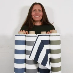 Nordisk Textil Randiga Möbeltyger|Rutor & Ränder|Preston vit och marinblått bredrandigt tyg