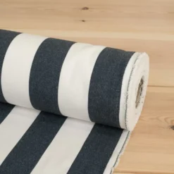 Nordisk Textil Randiga Möbeltyger|Rutor & Ränder|Preston vit och marinblått bredrandigt tyg
