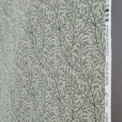 Jakobsdals Arts & Crafts Tyger|Gardintyger Mönstrade|Ramas beige-mint tyg med kvistar och blad