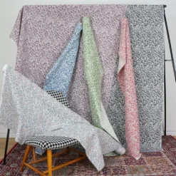 Jakobsdals Arts & Crafts Tyger|Gardintyger Mönstrade|Ramas grön tyg med kvistar och blad