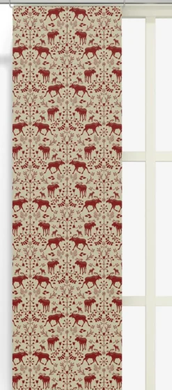 Arvidssons textil Panelgardiner|Skogens konung culla röd - panelgardiner