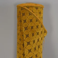 Mönstrade Möbeltyger|Soft retro leaf ochre möbeltyg