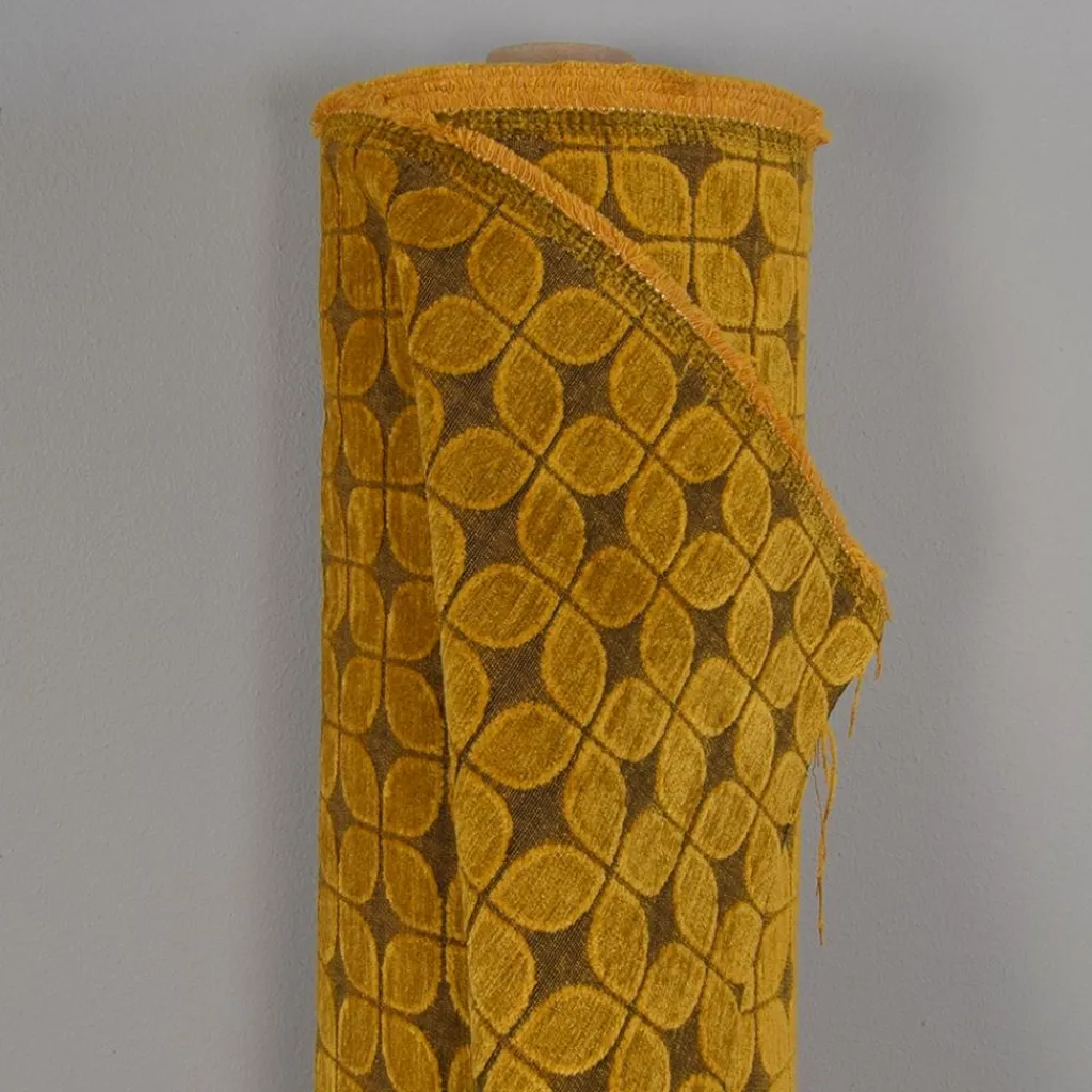 Mönstrade Möbeltyger|Soft retro leaf ochre möbeltyg