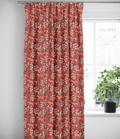 Arvidssons textil Gardiner Mönstrade|Stjärnspeja röd gardiner