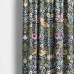 Nordisk Textil Gardiner Mönstrade|Strawberry Finch gardiner