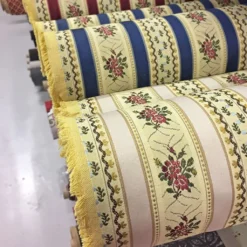 Jakobsdals Randiga Möbeltyger|Rutor & Ränder|Talamona beige randigt stiltyg för möbelklädsel
