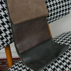 Nordisk Textil Enfärgade Fuskskinn|Vinny brun - Hållbart fuskskinn med sliten vintage look